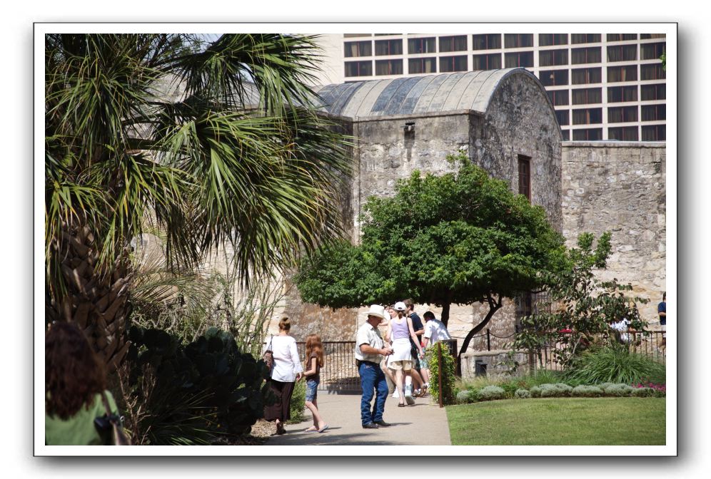 Armadillo Tour - San Antonio and Luling 040