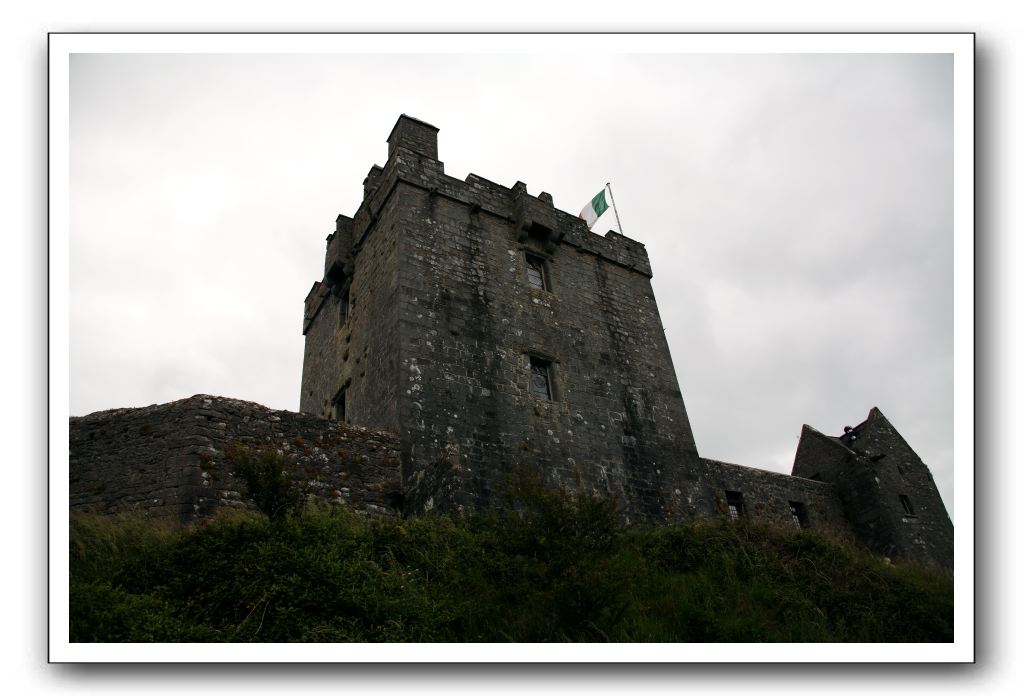 Castle-Dunguaire-Ballyvaughan-Cliffs-of-Moher-3052