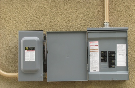 Geek Hill Solar Power Panel and Disconnect - 003